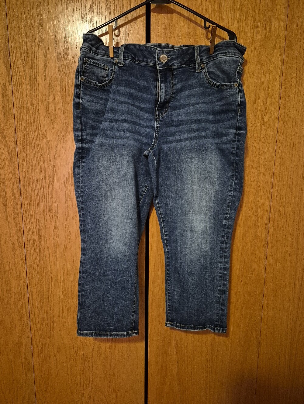 Maurices Mid-Rise Denim Capris – Size 18W